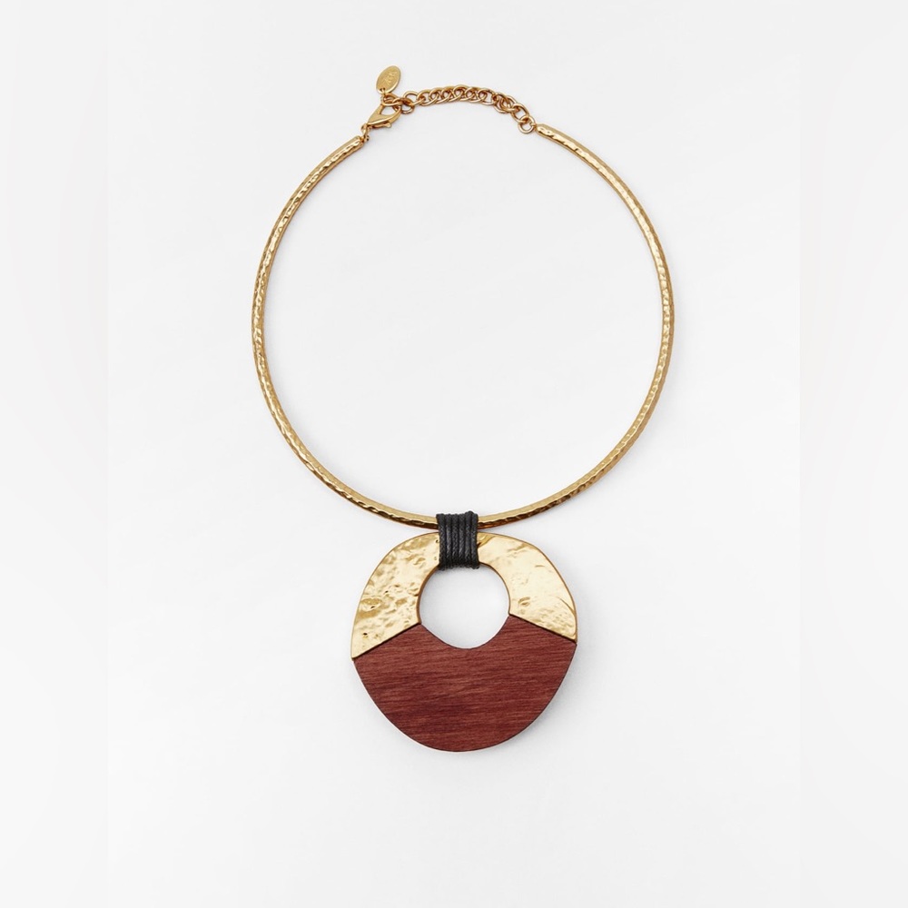 ZARA CIRCULAR WOOD NECKLACE - Picture 2 of 3